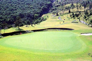 山梨県・春日居ゴルフ倶楽部