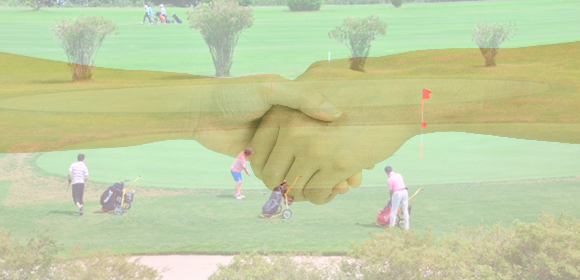 ゴルフ場と握手イメージ